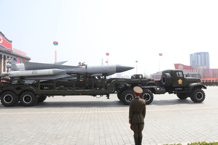 Tên lửa Toska KN-02 - một loại CRBM của Triều Tiên xuất hiện trong buổi diễu binh ngày 15/4/2017. Ảnh: NK News