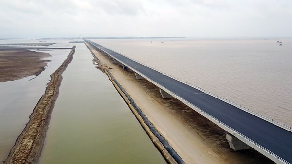 Cầu vượt biển Tân Vũ - Lạch Huyện. Ảnh: Mạnh Thắng