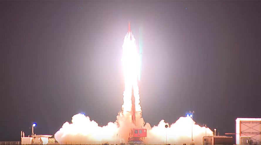 Tên lửa siêu thanh rời bệ phóng. Ảnh cắt từ video