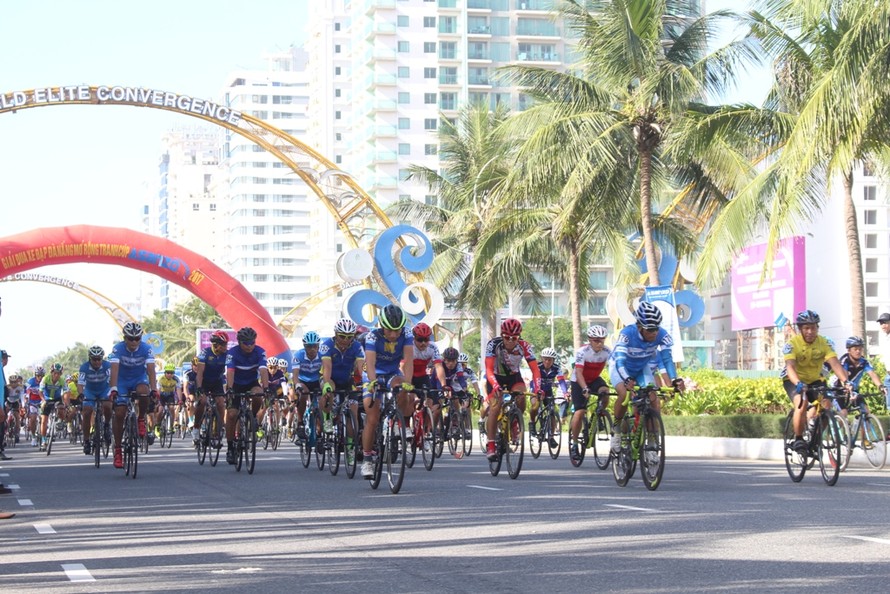 250 VDDV tranh tài tại giải đua xe đạp Đà Nẵng mở rộng vì nạn nhân da cam. Ảnh: Giang Thanh