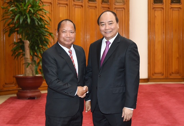 Thủ tướng tiếp Bộ trưởng Bộ An ninh Lào