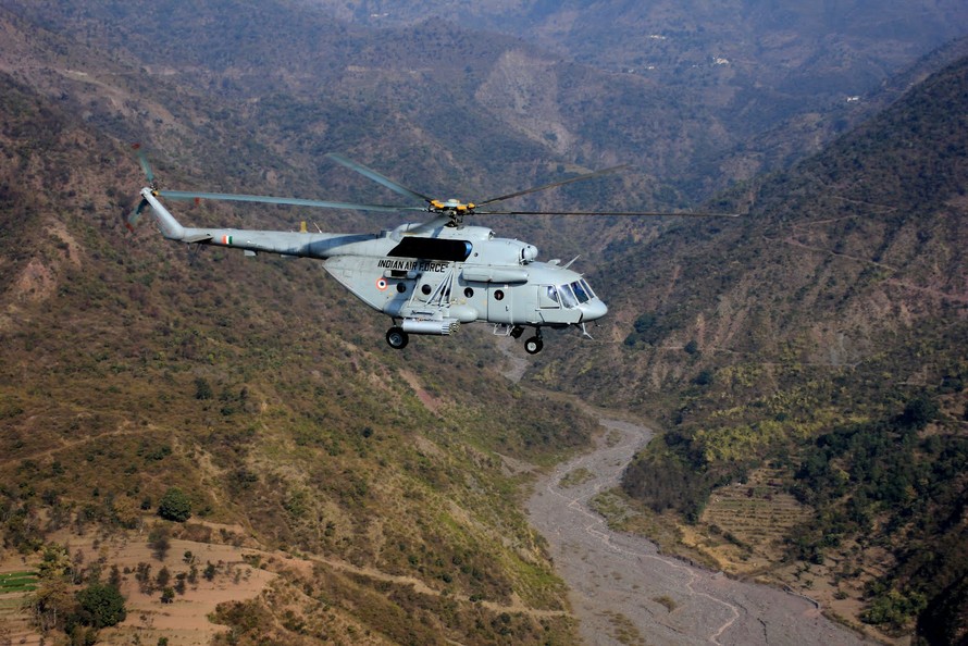 Trực thăng Mi-17 V5 của Không quân Ấn Độ. Ảnh: Defence Forum India