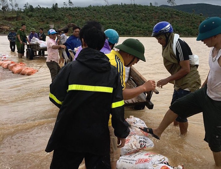Huy động gần 200 người cứu đập Gà suýt vỡ vì nước lũ
