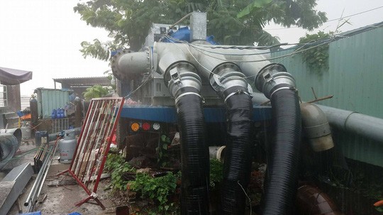 4 máy thay siêu máy bơm chống ngập cho đường Nguyễn Hữu Cảnh