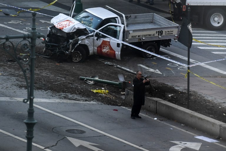 Hiện trường vụ khủng bố New York khiến 8 người thiệt mạng
