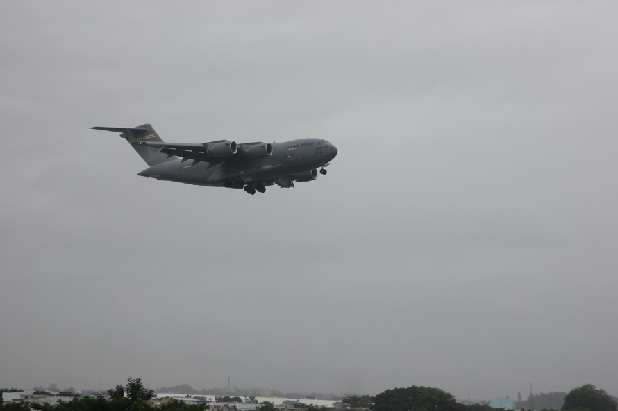 Máy bay mang số hiệu 5150 đáp xuống sân bay Đà Nẵng vào khoảng 13h ngày 6/11