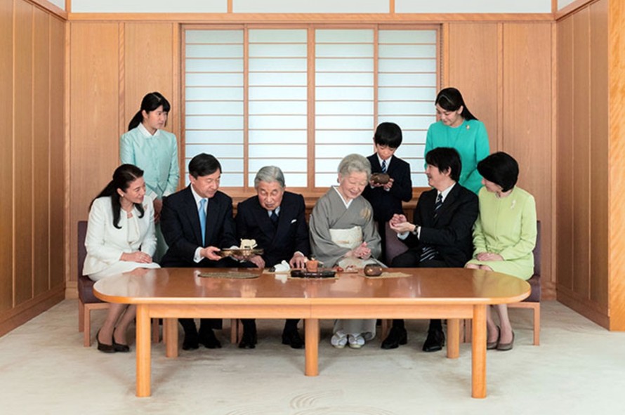 Nhật hoàng Akihito, Hoàng hậu Michiko cùng các thành viên Hoàng tộc. Ảnh: Cơ quan Nội chính Hoàng gia Nhật Bản