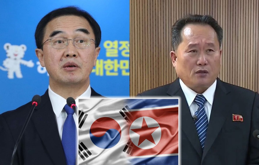 Ông Ri Son-gwon - đại diện phái đoàn Triều Tiên (phải) và ông Cho Myoung-gyon - đại diện phái đoàn Hàn Quốc (trái). Ảnh: Hankyoreh