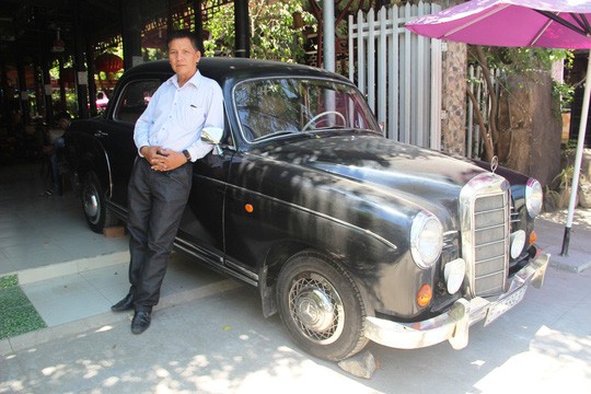 Ông Huỳnh Mỹ Thoại và chiếc Ponton 190 rất hiếm ở Việt Nam và thế giới