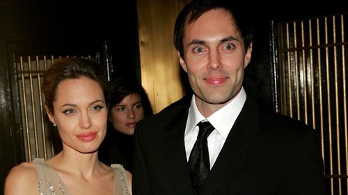 Anh em Angelina Jolie từ nhỏ đã thân thiết.