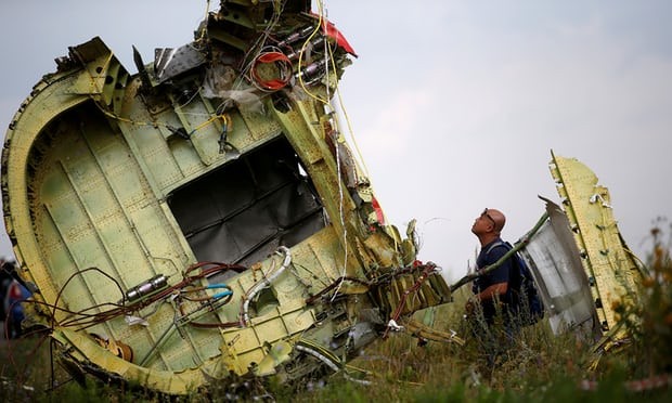 Xác máy bay MH17. Ảnh: Reuters