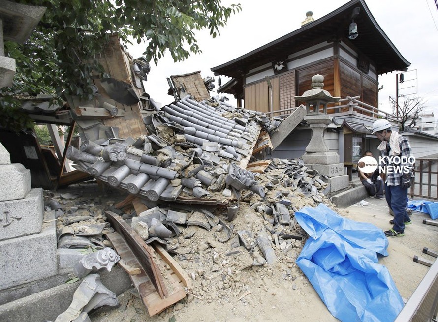 Hiện trường trận động đất ngày 18/6. Ảnh: Kyodo News
