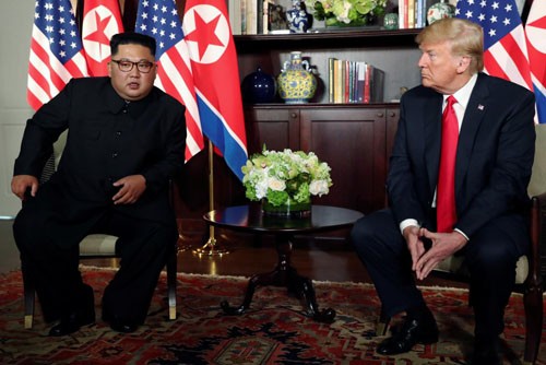 Hai ông Trump - Kim trong hội nghị thượng đỉnh ngày 12/6 tại Singapore. Ảnh: Reuters