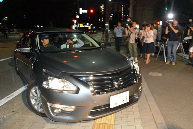 Nghi phạm trên đường áp giải tới Sở cảnh sát tỉnh Fukuoka (Nhật Bản).
