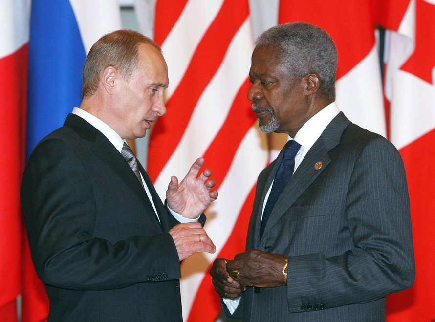 Tổng thống Nga Putin và cựu Tổng thư ký LHQ Kofi Annan. Ảnh: Điện Kremlin