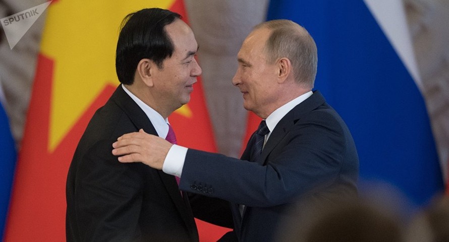 Chủ tịch nước Việt Nam Trần Đại Quang và Tổng thống Nga Vladimir Putin. Ảnh: Sputnik