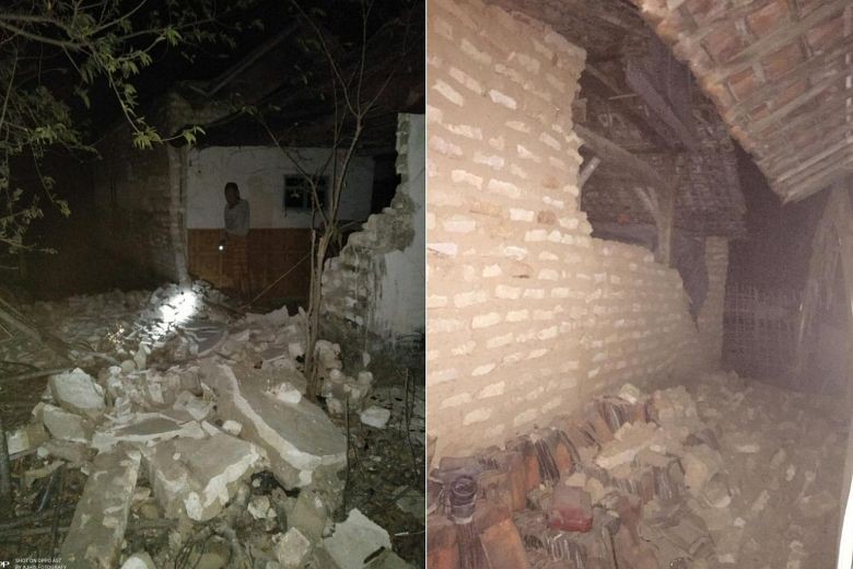 Nhà cửa bị hư hại trong trận động đất sáng sớm 11/10 ở Indonesia. Ảnh: BNPB