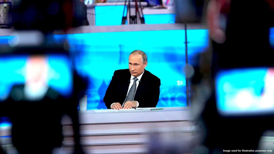 Ông Putin tham gia cuộc hỏi-đáp trực tiếp. Ảnh: Sputnik