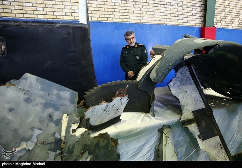 Xác máy bay không người lái Mỹ bị Iran bắn rơi. Ảnh: Tasnim