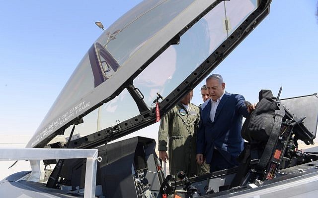 Thủ tướng Israel Benjamin Netanyahu tại căn cứ Nevatim. Ảnh: Bộ Quốc phòng Israel