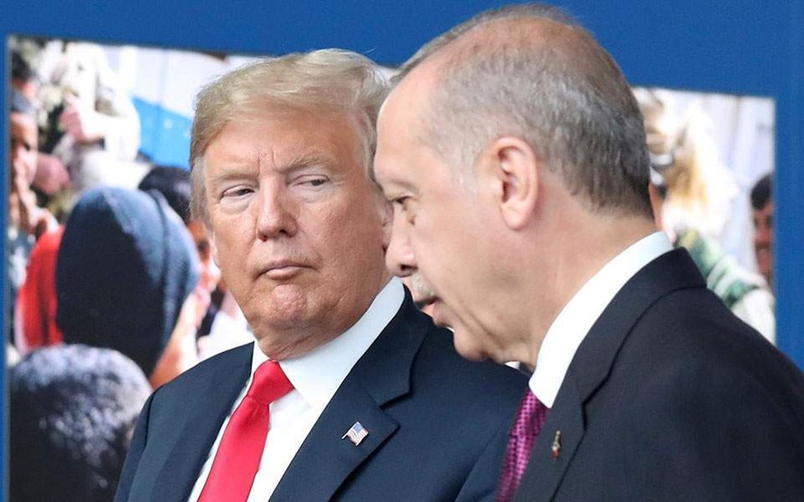Tổng thống Mỹ Donald Trump và Tổng thống Thổ Nhĩ Kỳ Recep Tayyip Erdogan. Ảnh: AP