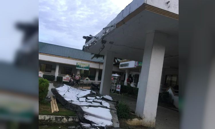 Một công trình bị hư hại vì động đất ở Philippines. Ảnh: CNN