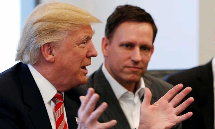Tổng thống Mỹ Donald Trump và ông Peter Thiel. Ảnh: Reuters