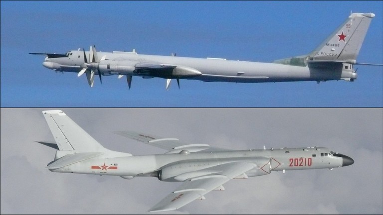 Các máy bay ném bom Nga - Trung Quốc. Ảnh: Reuters