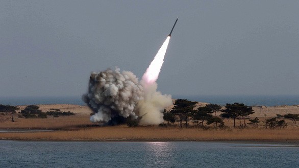 Một vụ phóng tên lửa của Triều Tiên. Ảnh: Reuters