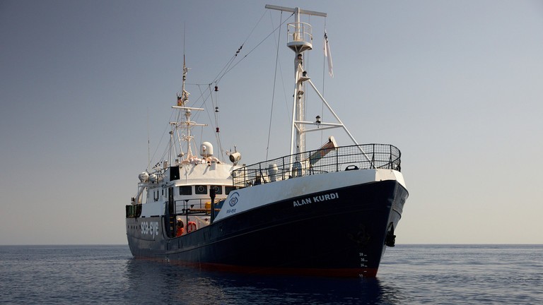 Tàu cứu hộ Libya. Ảnh: Reuters
