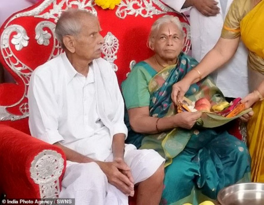 Bà Yaramati và chồng, ông Rajarao. Ảnh: Daily Mail