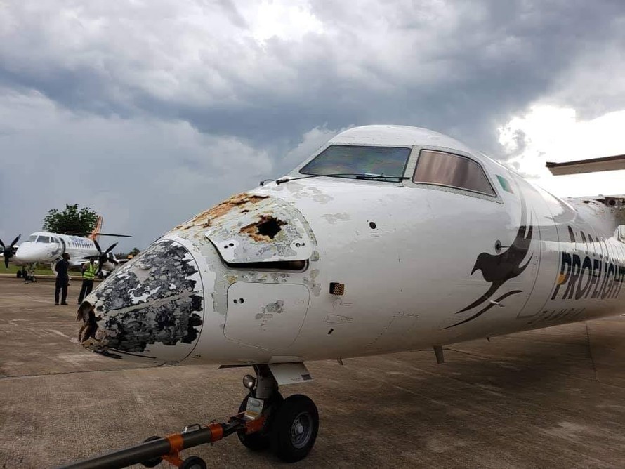 Chiếc máy bay hư hỏng nặng nề sau vụ tai nạn. Ảnh: Facebook