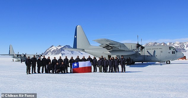 Chiếc C-130 của Không quân Chile. 