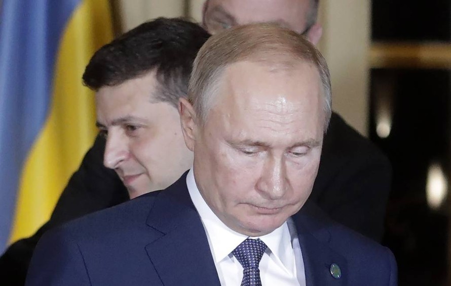 Tổng thống Nga Putin và Tổng thống Ukraine Zelensky. Ảnh: Tass