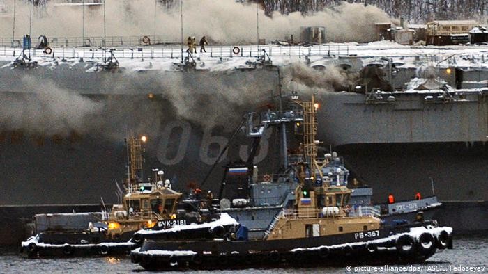 Hiện trường vụ cháy tàu sân bay Đô đốc Kuznetsov. Ảnh: Tass