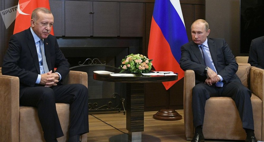 Tổng thống Nga Putin và Tổng thống Thổ Nhĩ Kỳ Erdogan. Ảnh: AP
