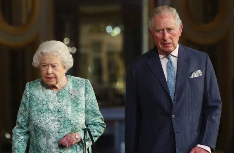 Thái tử Charles và Nữ hoàng Elizabeth II. Ảnh: Getty