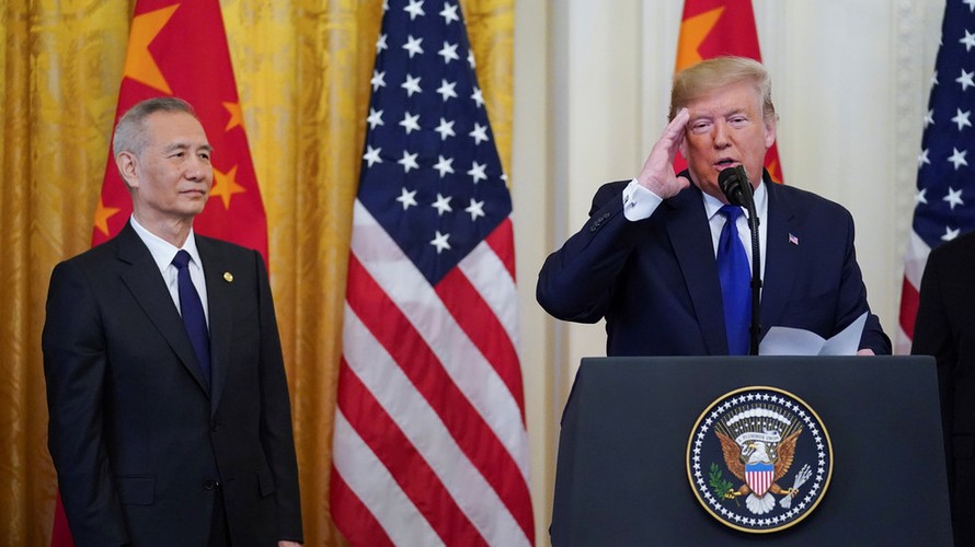 Tổng thống Mỹ Donald Trump và Phó Thủ tướng Trung Quốc Liu He. Ảnh: Reuters