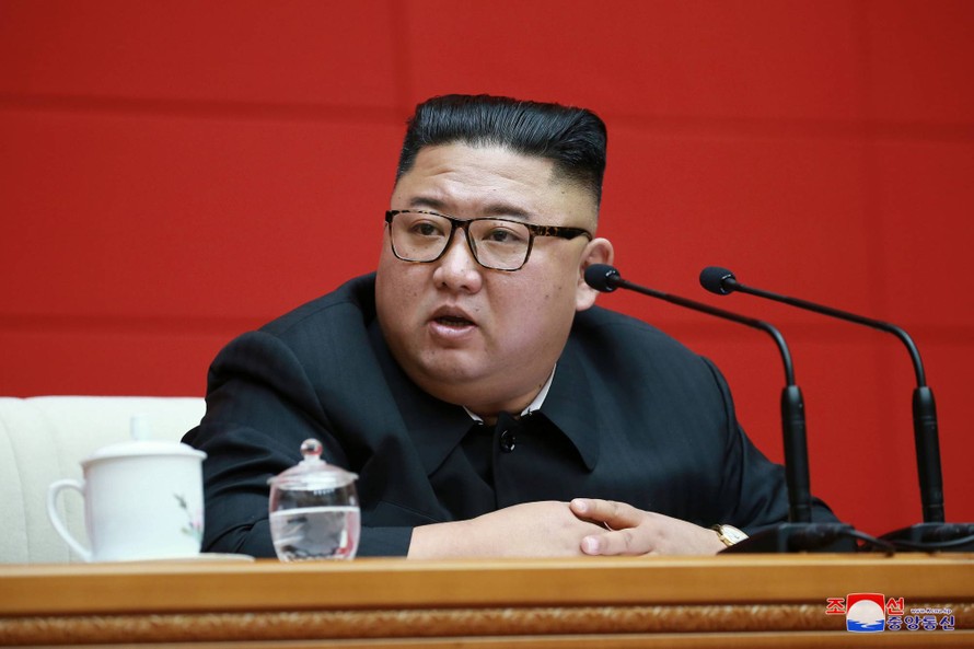 Chủ tịch Kim Jong-un trong cuộc họp ngày 13/8. Ảnh: Reuters