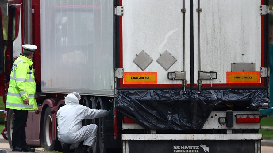 Thùng xe container nơi phát hiện thi thể 39 nạn nhân. Ảnh: Sky News