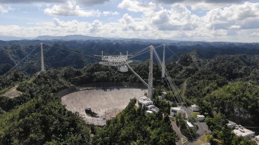 Hình ảnh kính viễn vọng Arecibo ngày 7/11. Ảnh: Reuters