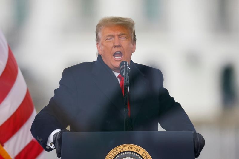 Tổng thống Trump phát biểu ngày 6/1 ở bên ngoài Nhà Trắng. Ảnh: Reuters
