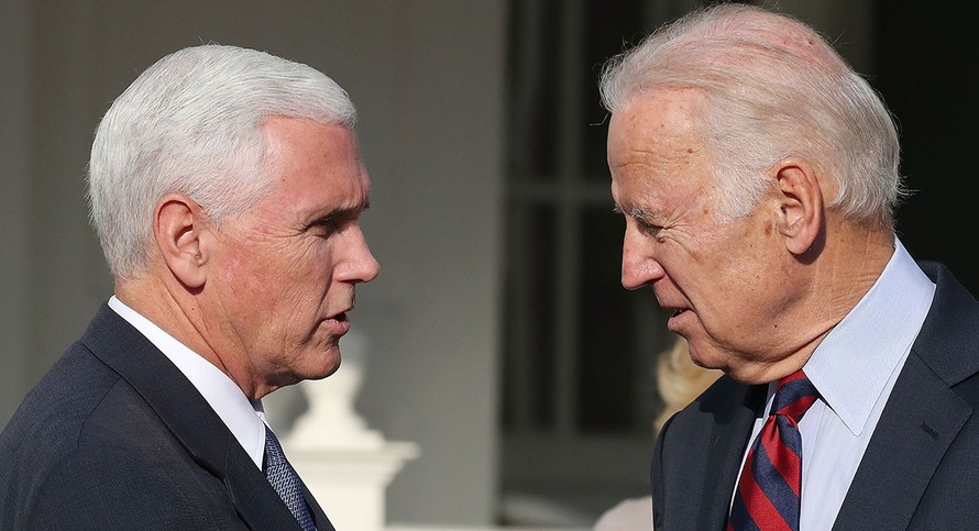 Ông Mike Pence (trái) và ông Joe Biden (phải). Ảnh: Getty