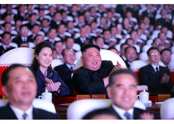 Phu nhân ông Kim Jong-un xuất hiện ngày 16/2. Ảnh: Rodong Sinmun
