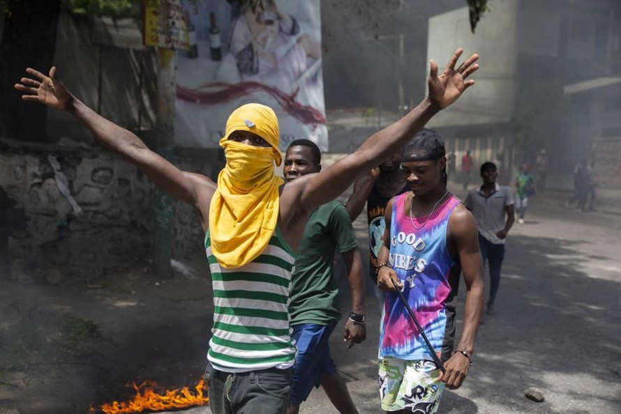 Người Haiti biểu tình lên án vụ ám sát ông Moise. Ảnh: AP