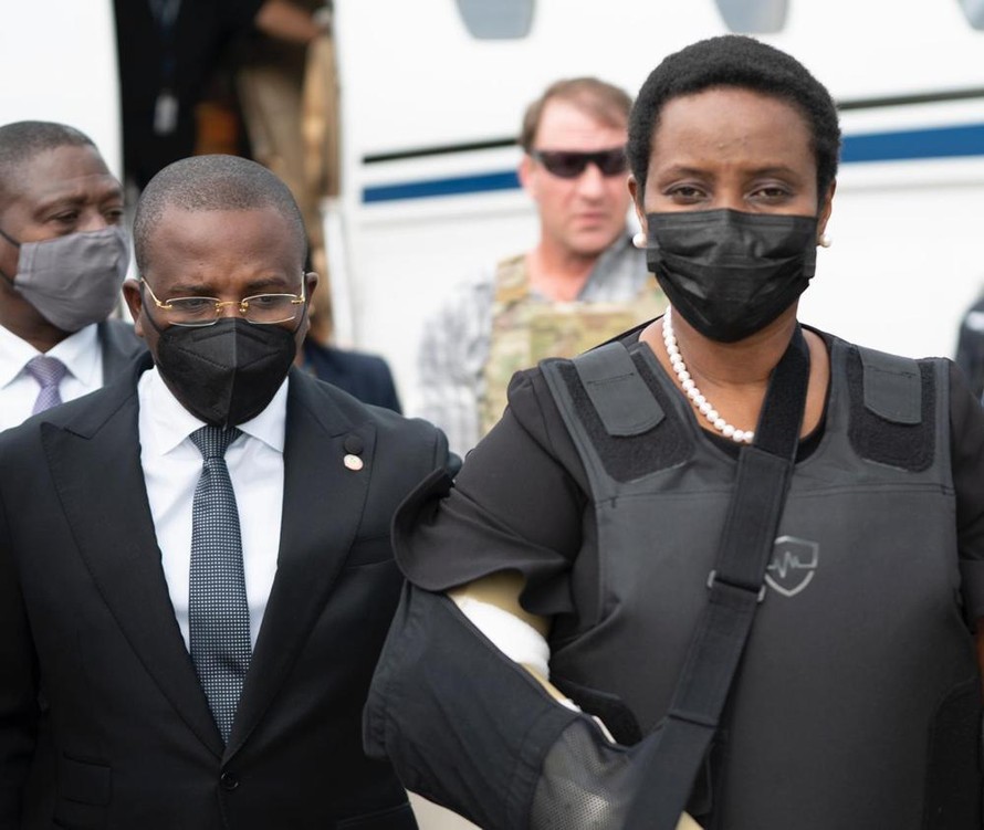 Bà Martine Moise may mắn sống sót sau vụ ám sát nhằm vào cố Tổng thống Jovenel Moise. Ảnh: AP