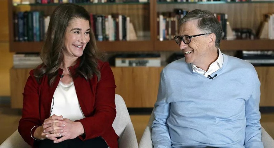 Vợ chồng tỉ phú Bill Gates thuở còn mặn nồng. Ảnh: AP