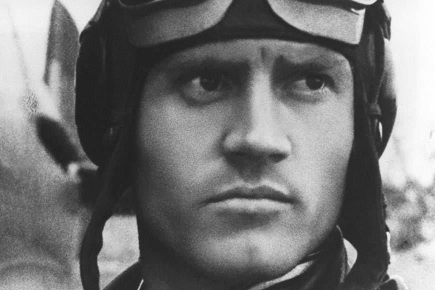Anh hùng phi công Liên Xô Zakhar Sorokin. Ảnh: TASS