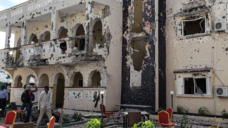 Khách sạn Somalia bị tấn công khủng bố, 82 người thương vong