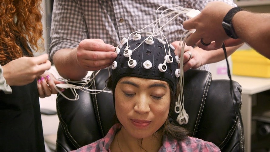 Nghiên cứu kích điện não được quân đội Mỹ tài trợ. Ảnh: NPR.